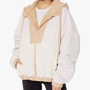 Alo yoga reversible Sherpa jacket